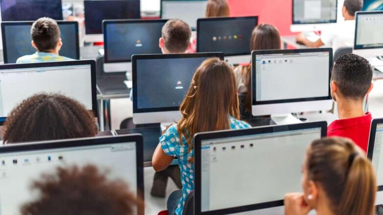 На компьютерах в российских школах установят систему блокировки опасного контента