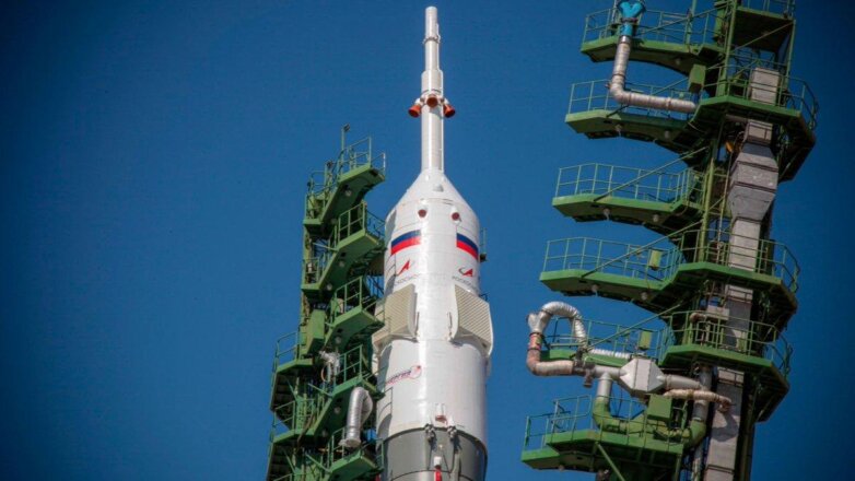 Роскосмос сообщил о замечаниях при установке ракеты «Союз»