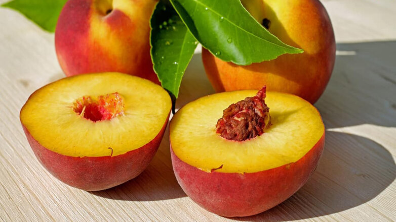 Ученый назвал уникальные свойства персиков