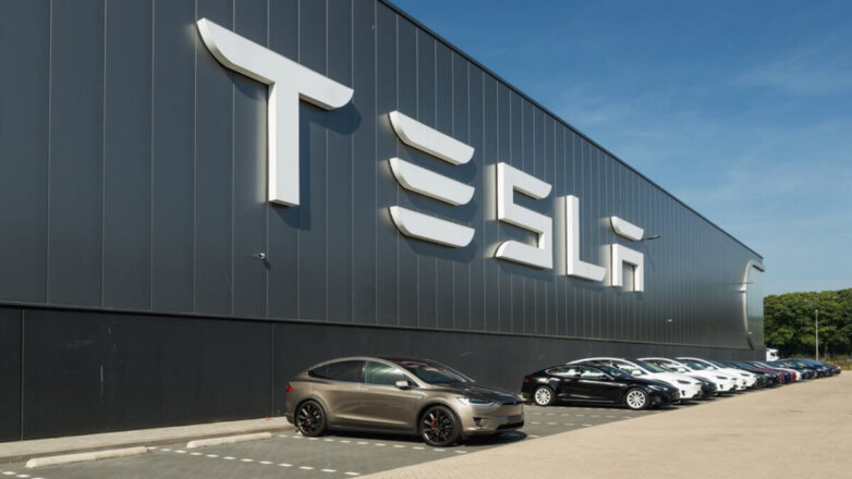 Рыночная стоимость Tesla впервые превысила $800 млрд