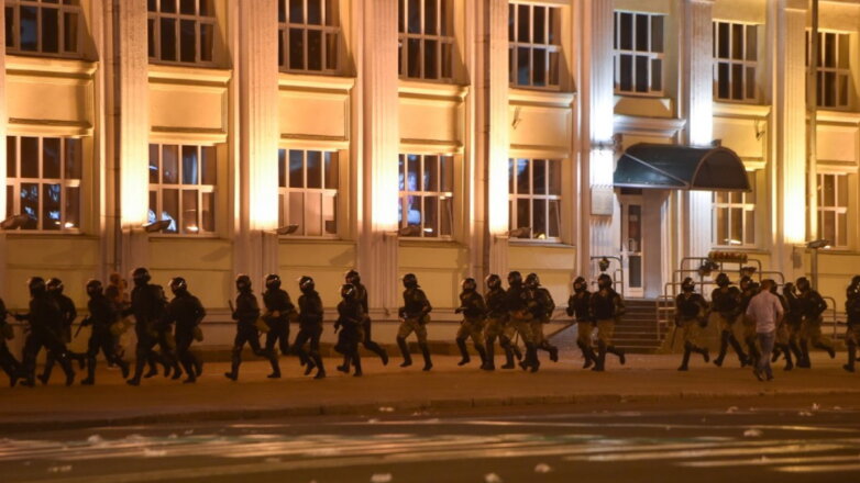 На местах акций протеста в Минске работают следователи