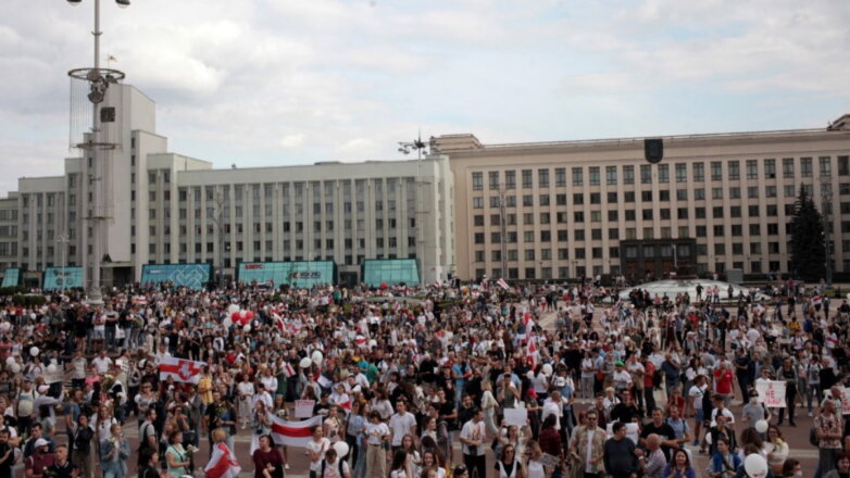 Беларусь Белоруссия протесты протестующие митинг Дом правительства