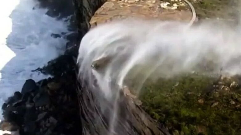 В Австралии водопады потекли вспять