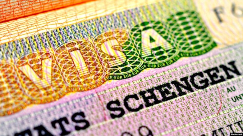 Испания начала выдавать россиянам шенгенские визы: кто их может получить