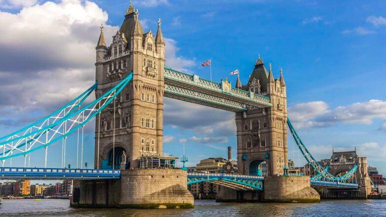 В Лондоне сломался знаменитый мост