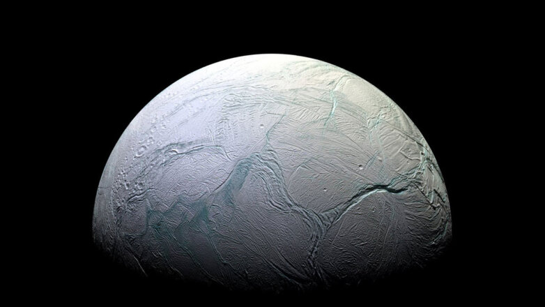 Энцелад, шестой по размеру спутник Сатурна