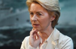 Глава Еврокомиссии назвала ситуацию с Навальным «типичной» для России
