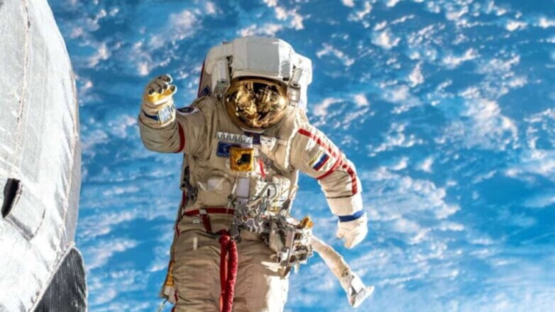 Российские космонавты поздравили землян с наступающим Новым годом