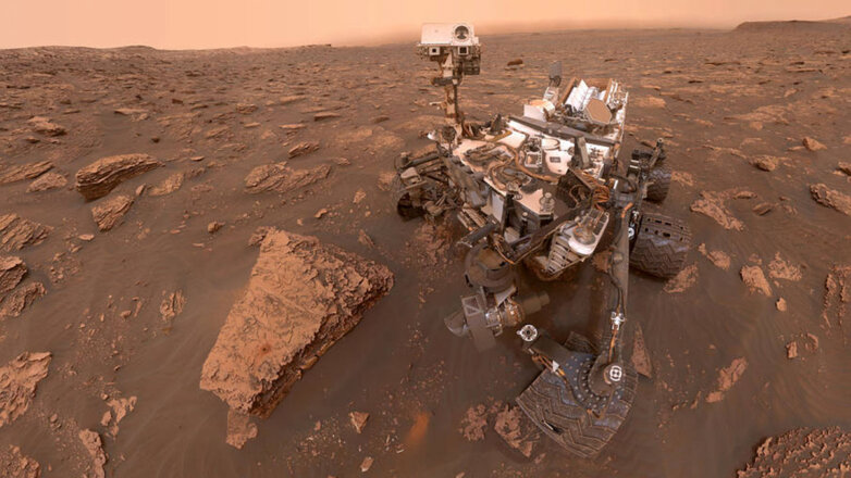 Curiosity обнаружил на Марсе большой блестящий камень