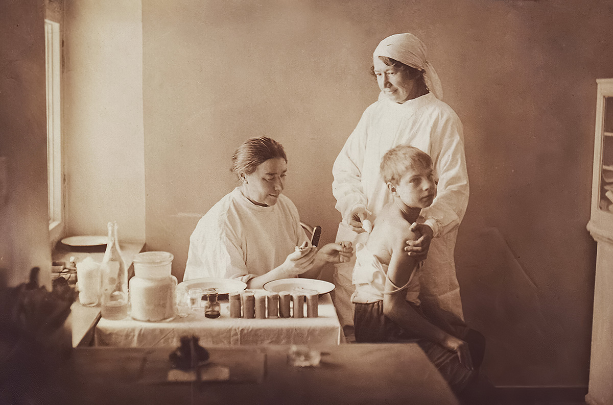 Первая больница для детей. Первая Пастеровская станция в Российской империи. Вакцина 19 век. Пастеровская прививочная станция.