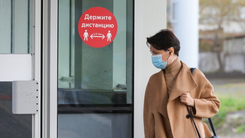 Ученые объяснили, почему ношение маски недостаточно для защиты от коронавируса