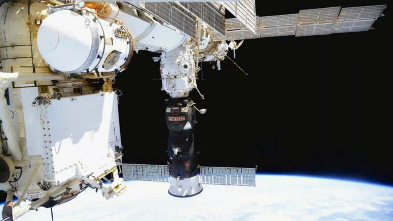 Роскосмос сообщил о разгерметизации корпуса космического корабля "Прогресс МС-21"