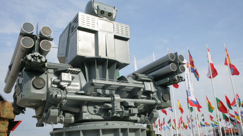 Макет зенитного ракетно-пушечного комплекса ЗРПК Панцирь-М