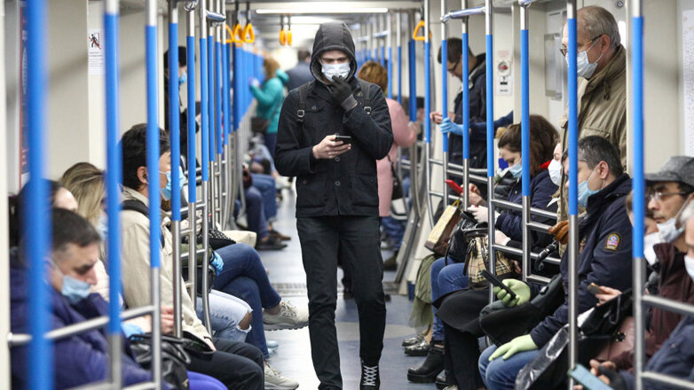 В транспорте Москвы усилили проверки наличия масок и перчаток у пассажиров