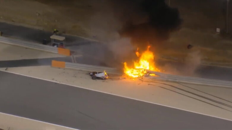 Столкновение Квята и Грожана на "Формуле-1" остановило гонку в Бахрейне