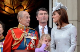 Язык тела Кейт Миддлтон раскрыл истинную «связь» с принцем Филиппом