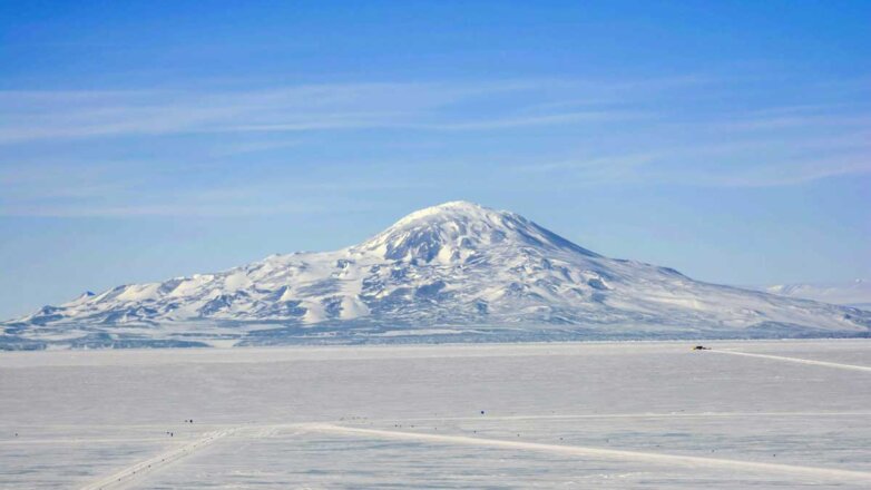 Ученые предупредили об опасности пробуждения более ста вулканов Антарктиды