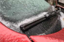 Водителям раскрыли простой алгоритм, если примерз лючок бензобака