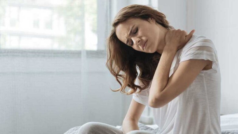 Названы самые первые симптомы опухоли щитовидной железы