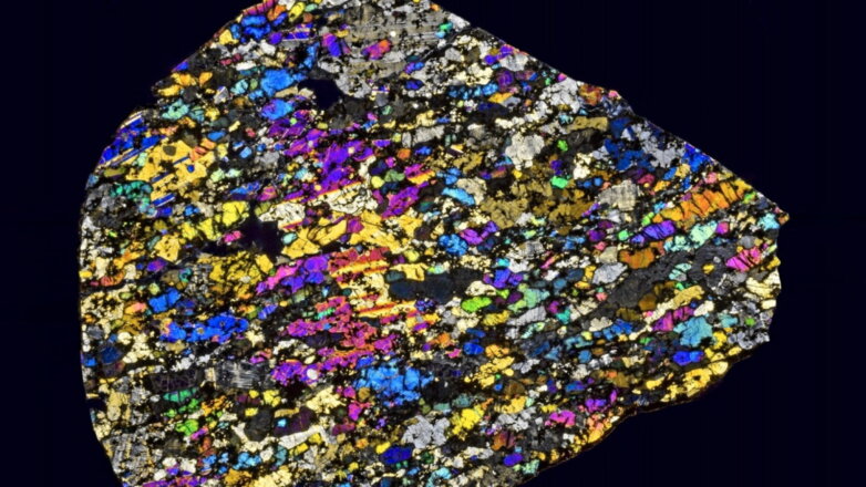 В осколке метеорита разглядели частичку древней планеты