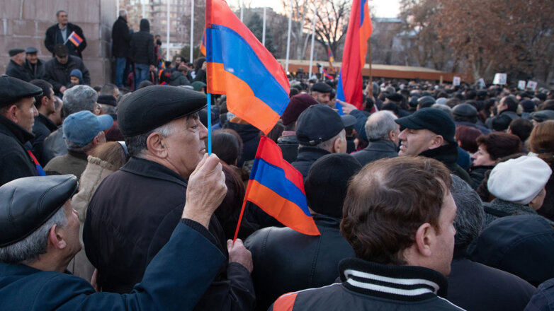 В Ереване начались задержания протестующих против Пашиняна
