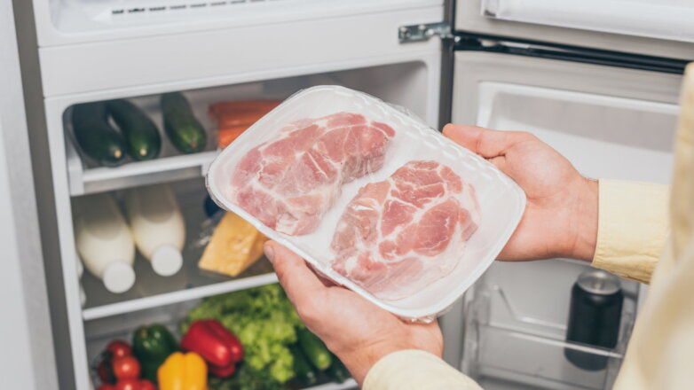 Эксперт объяснила, как правильно хранить сырое мясо в холодильнике