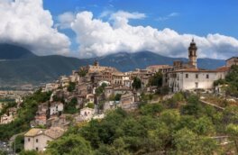 Меньше 100 рублей просят за дома в Италии