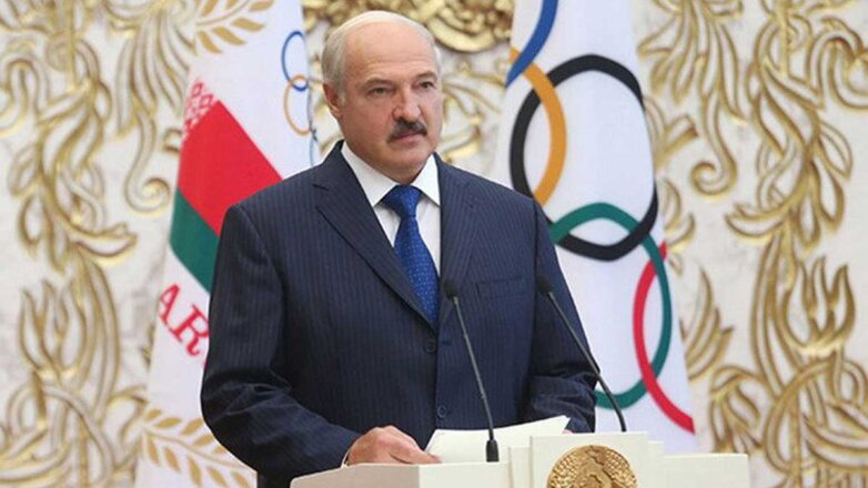 Лукашенко хочет судиться с главой МОК и его "бандой" из-за санкций
