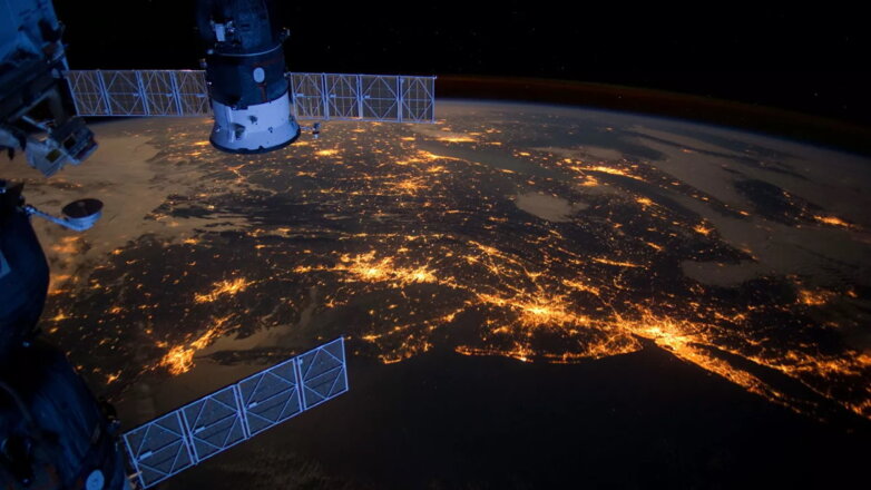 МКС Международная космическая станция ночь