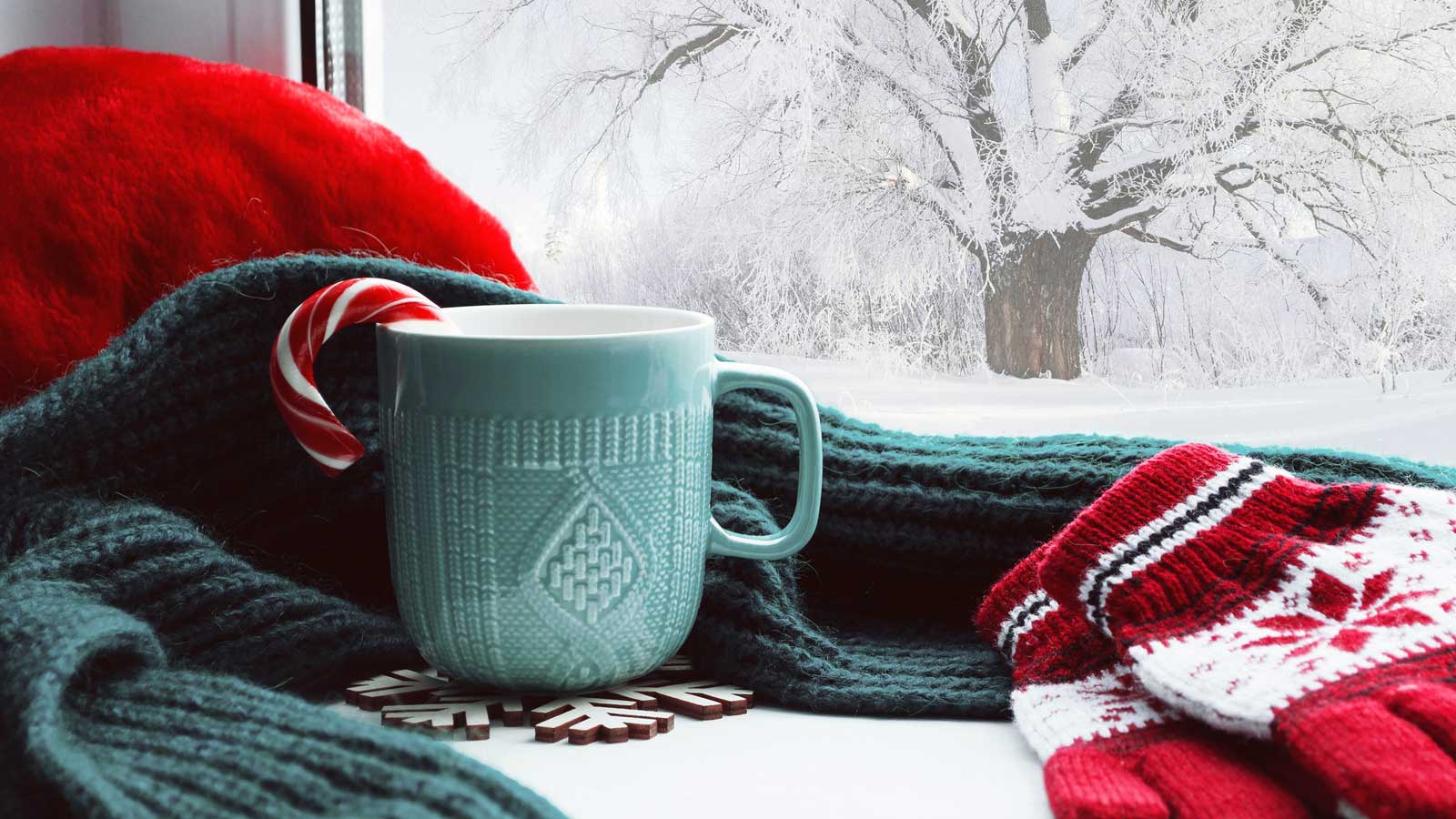 Зима Кружка чая и варежки
