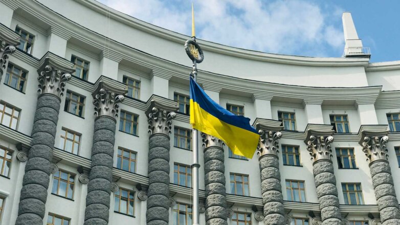 WSJ: Украина не сможет выплачивать деньги госслужащим без поддержки США