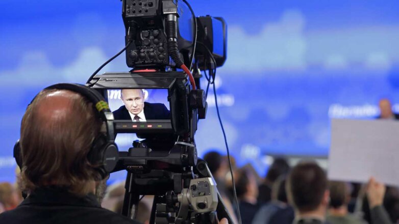 Телеканалы отвели три часа на трансляцию пресс-конференции Путина