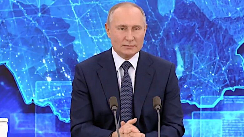 Путин назвал работу правительства РФ эффективной и напряженной