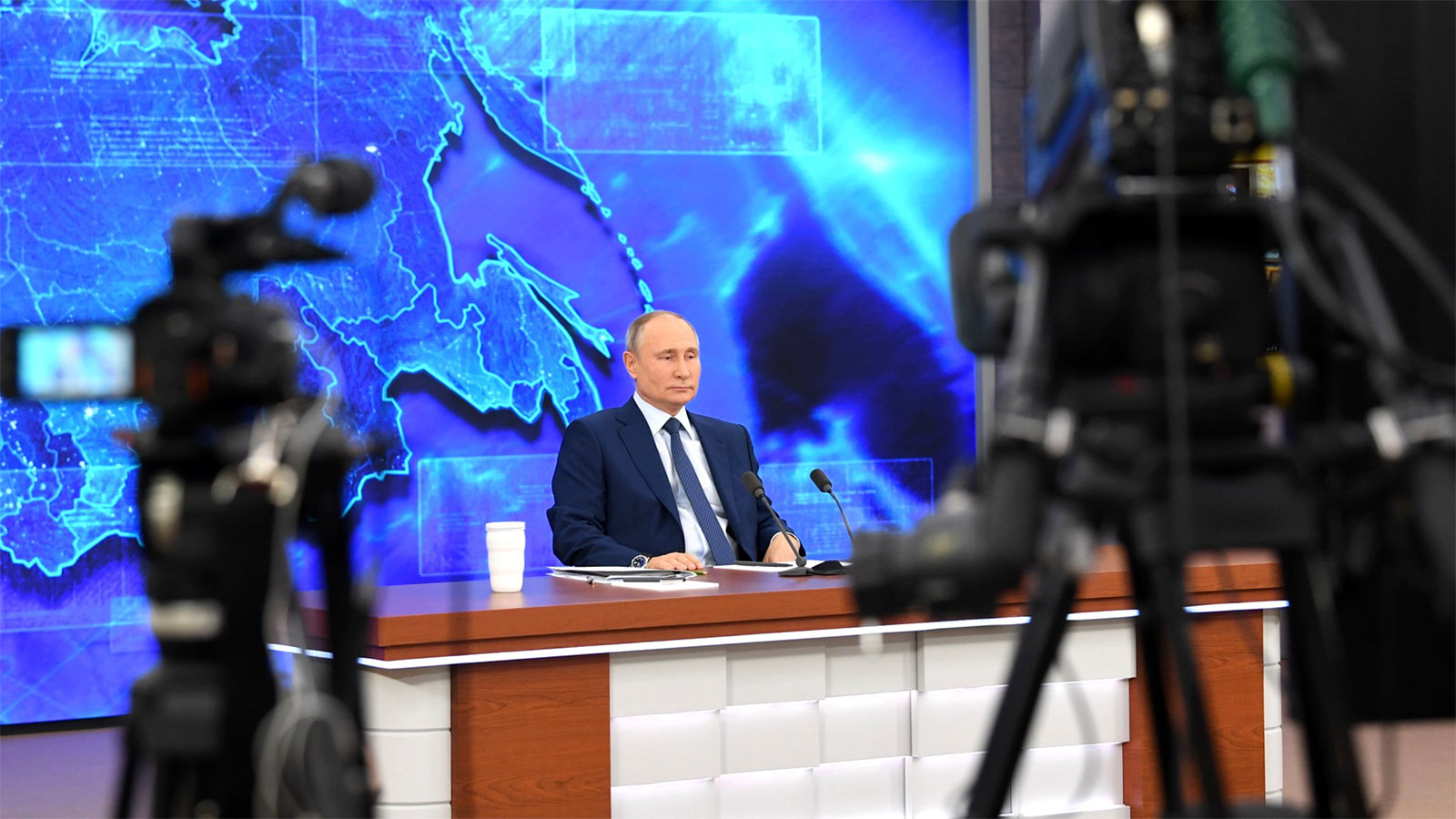 Большая пресс-конференция Владимира Путина (прямая трансляция)