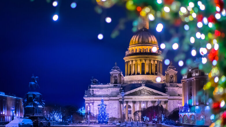 Власти Петербурга объявили 31 декабря выходным днем
