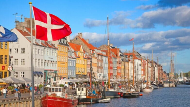 Коронавирус довел Данию до частичного локдауна