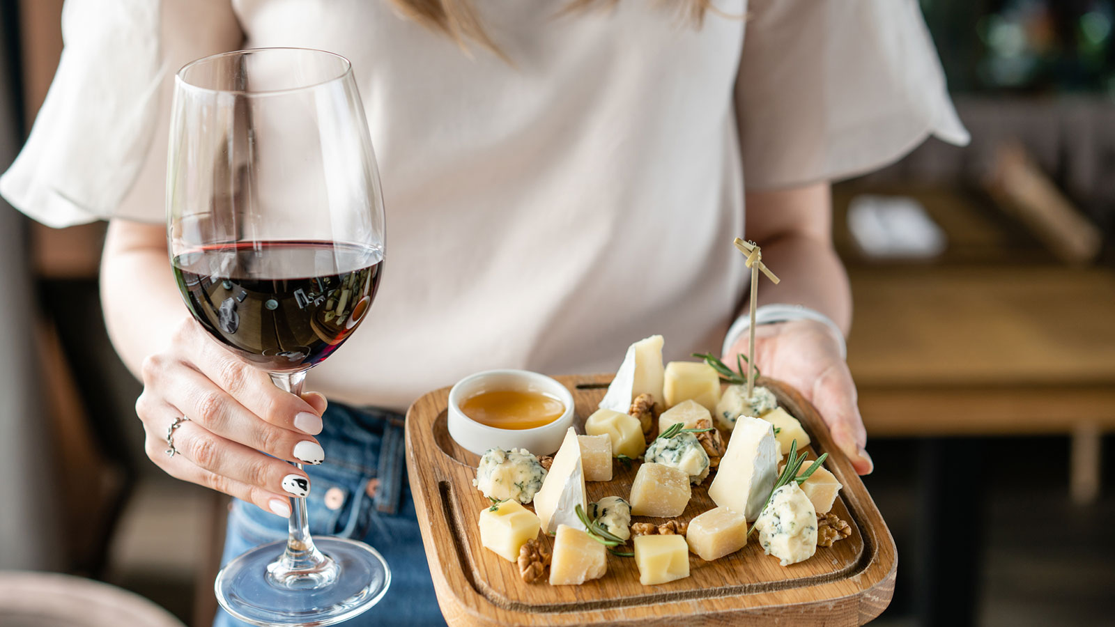 Вино и сыр дегустация