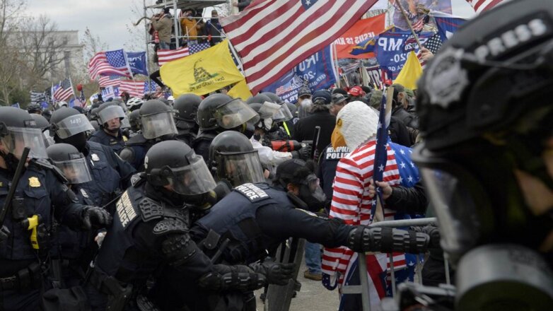 США протесты сторонники Трампа полиция беспорядки столкновения