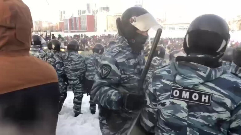 В ходе несогласованной акции в Екатеринбурге задержаны 14 человек