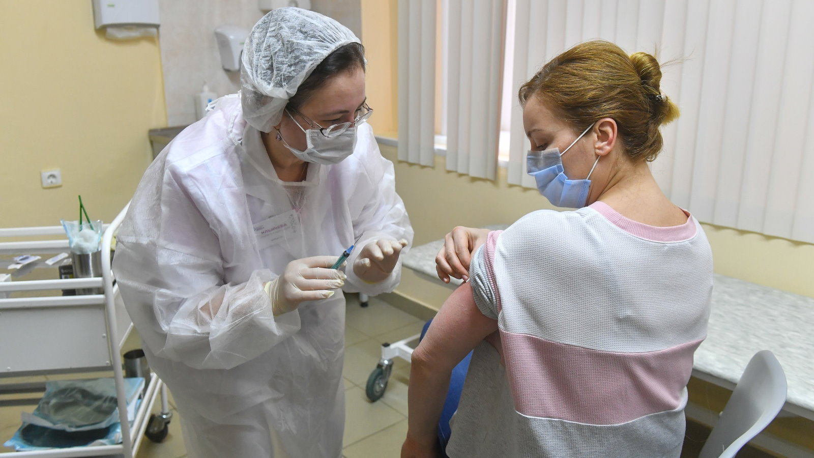 Гериатр Минздрава рассказала, что вакцинация может замедлить процесс старения