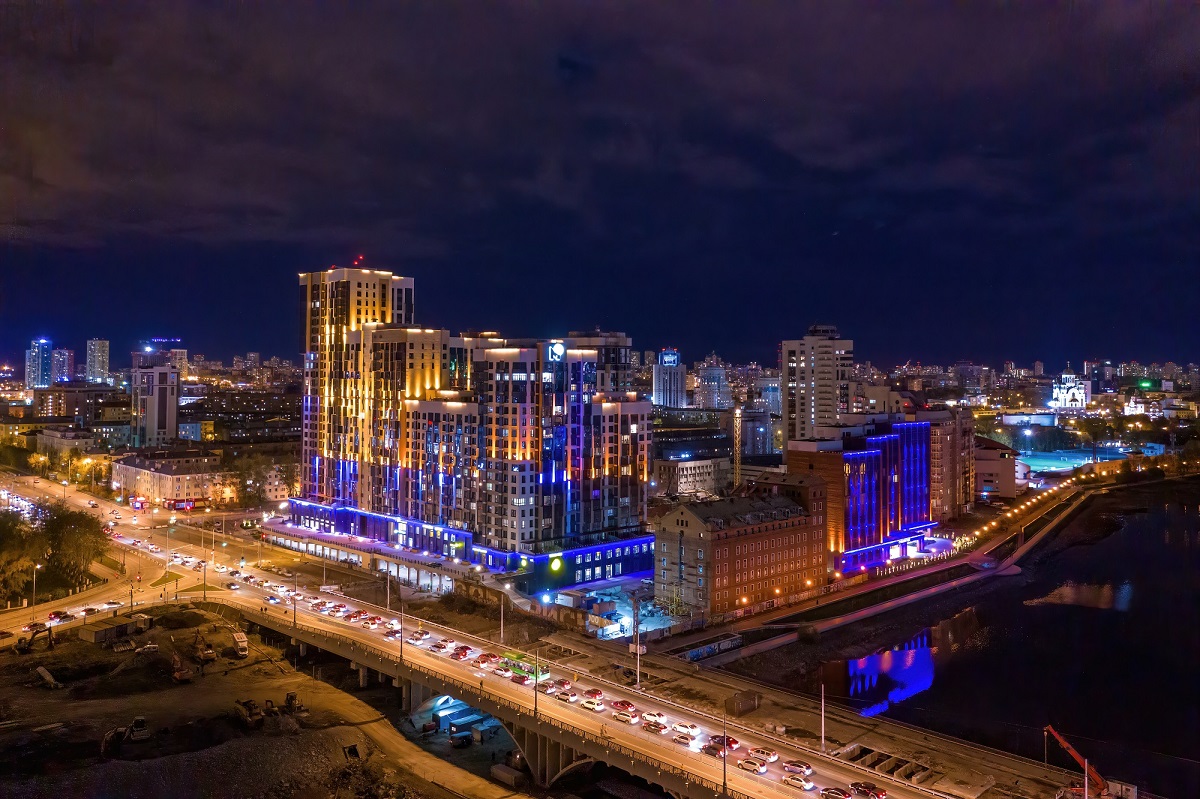 Макаровский дом Екатеринбург вид ночью