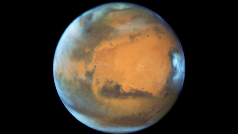 Планета Марс близко два