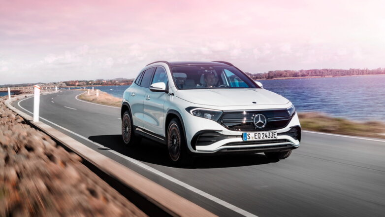 Mercedes-Benz представил новый электрокроссовер EQA с запасом хода 426 км