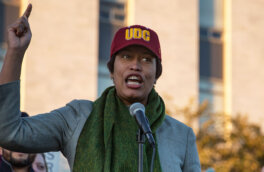 Мэр Вашингтона назвала беспорядки в Капитолии внутренним терроризмом