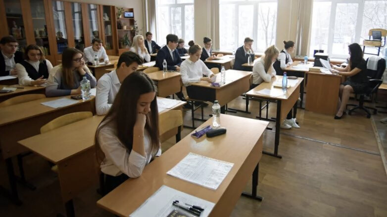 В Москве возобновили очное обучение для старшеклассников