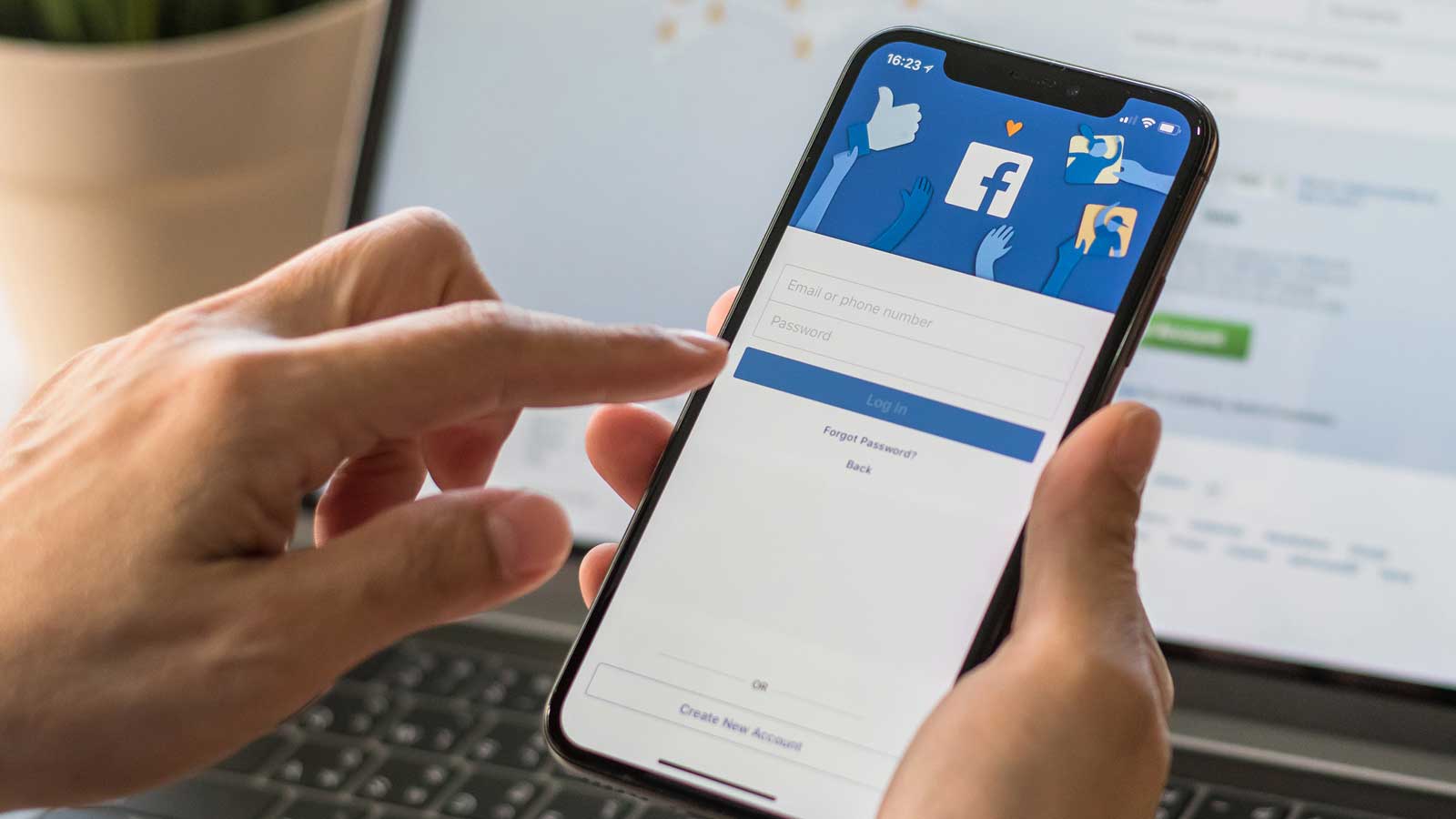 Facebook попросили разъяснить причины удаления более 500 российских аккаунтов в Instagram