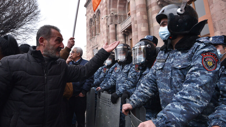армения протесты Ереван столкновения полиция митинг