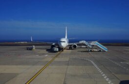 Мужчина зашел на борт российского самолета и внезапно умер