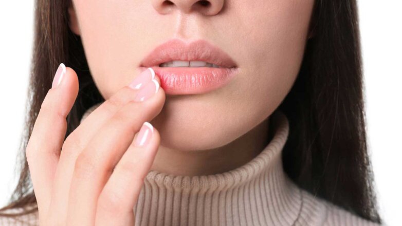 Ученые назвали необычное ощущение на губах ранним признаком рака
