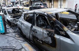 Во Франции по традиции сожгли сотни автомобилей в Новый год